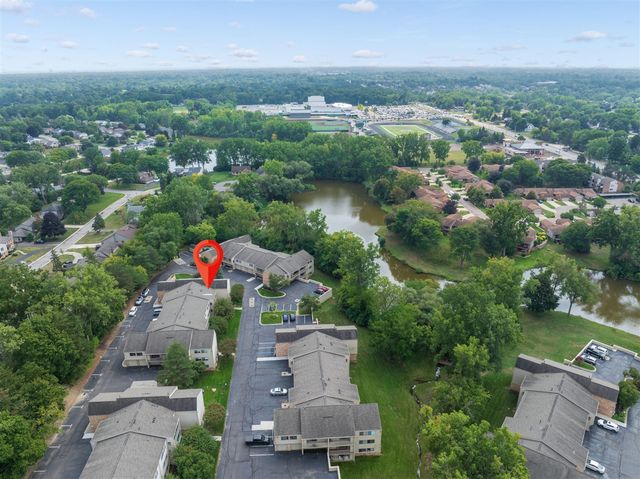 3835 Lone Pine Road 100, West Bloomfield, MI 48323