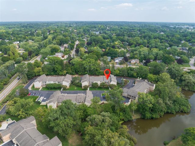 3835 Lone Pine Road 100, West Bloomfield, MI 48323