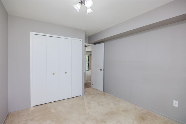 3835 Lone Pine Road 100, West Bloomfield, MI 48323