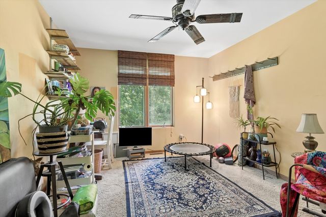 40w109 Wildwood Drive, Aurora, IL 60506