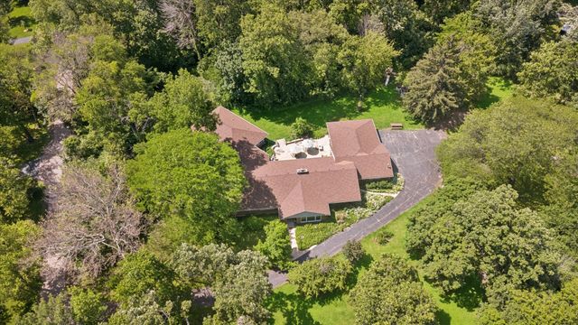 40w109 Wildwood Drive, Aurora, IL 60506