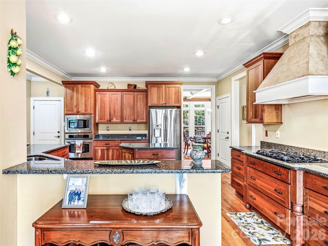 61 Village Pointe Lane, Asheville, NC 28803
