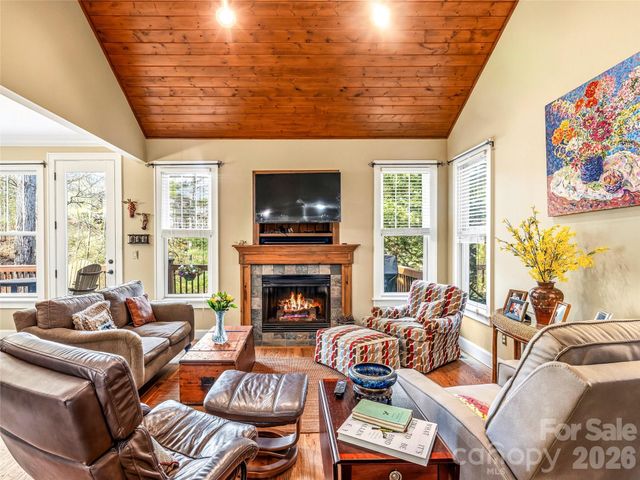 61 Village Pointe Lane, Asheville, NC 28803