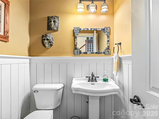 61 Village Pointe Lane, Asheville, NC 28803
