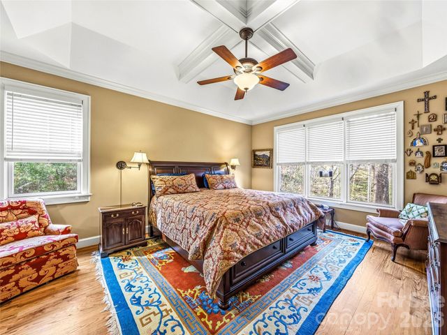 61 Village Pointe Lane, Asheville, NC 28803