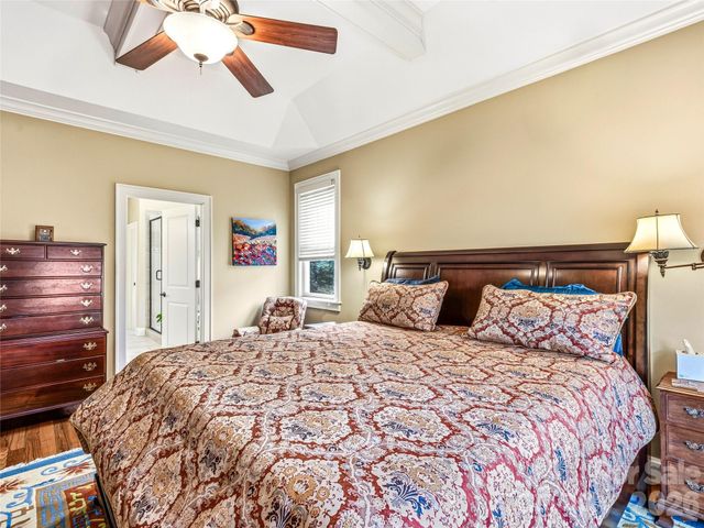 61 Village Pointe Lane, Asheville, NC 28803
