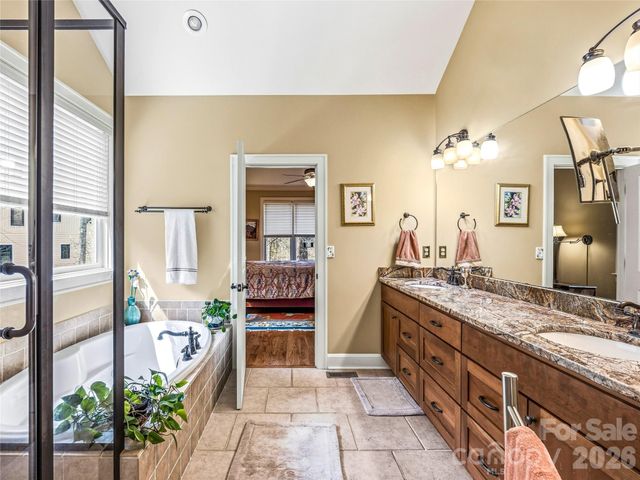 61 Village Pointe Lane, Asheville, NC 28803