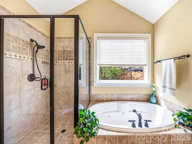 61 Village Pointe Lane, Asheville, NC 28803