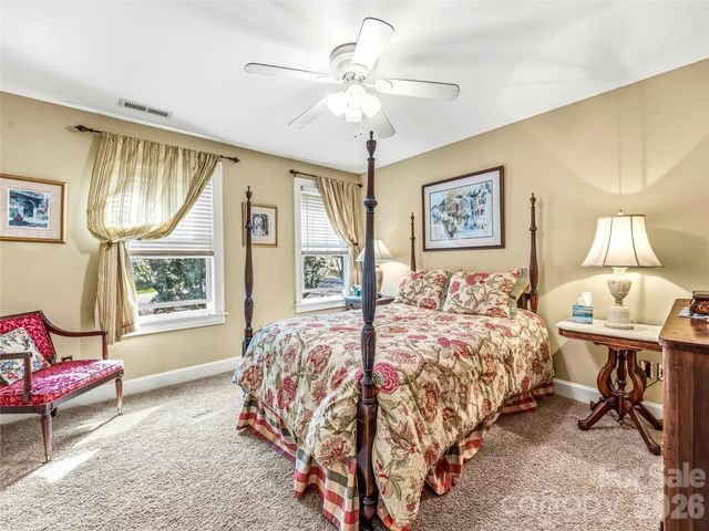 61 Village Pointe Lane, Asheville, NC 28803