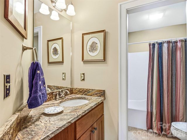61 Village Pointe Lane, Asheville, NC 28803