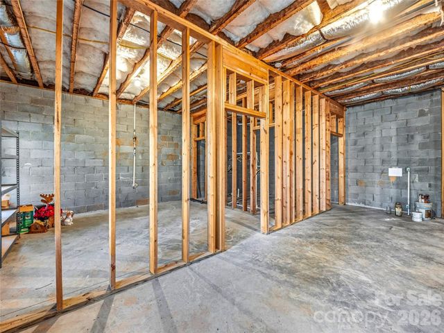 61 Village Pointe Lane, Asheville, NC 28803