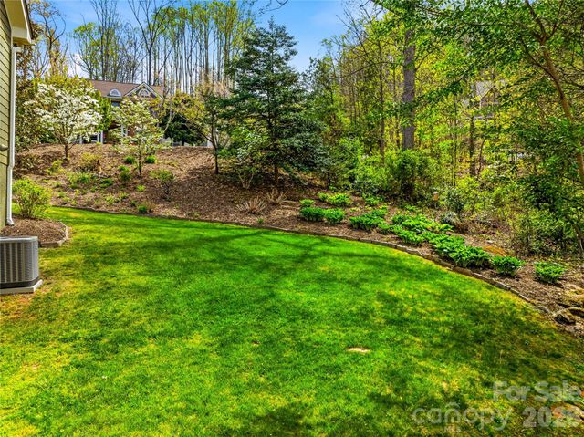 61 Village Pointe Lane, Asheville, NC 28803