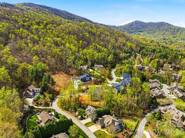 61 Village Pointe Lane, Asheville, NC 28803