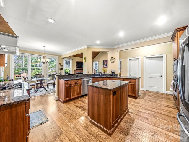 61 Village Pointe Lane, Asheville, NC 28803