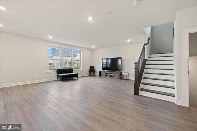 6547 CLUBHOUSE DR, Laurel, MD 20708