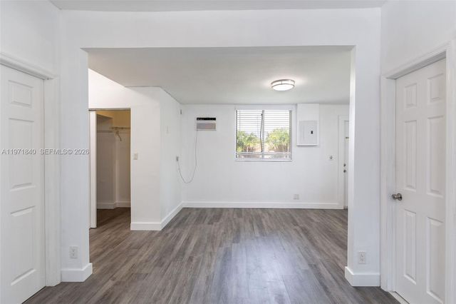 132 SW 2nd Ave, Hallandale Beach, FL 33009