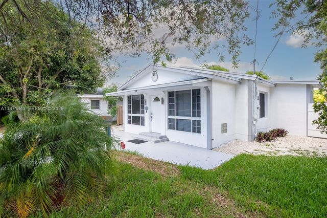 132 SW 2nd Ave, Hallandale Beach, FL 33009