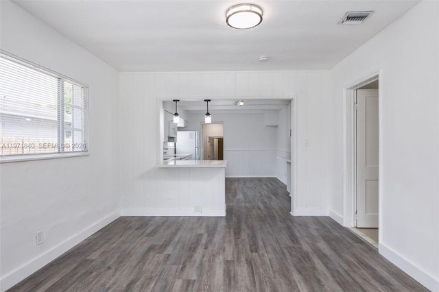 132 SW 2nd Ave, Hallandale Beach, FL 33009