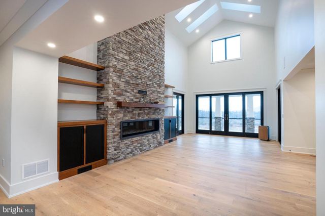 373 W CRESTVIEW AVE, Boalsburg, PA 16827