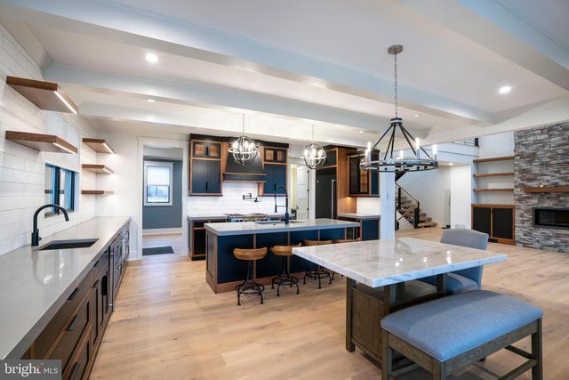 373 W CRESTVIEW AVE, Boalsburg, PA 16827