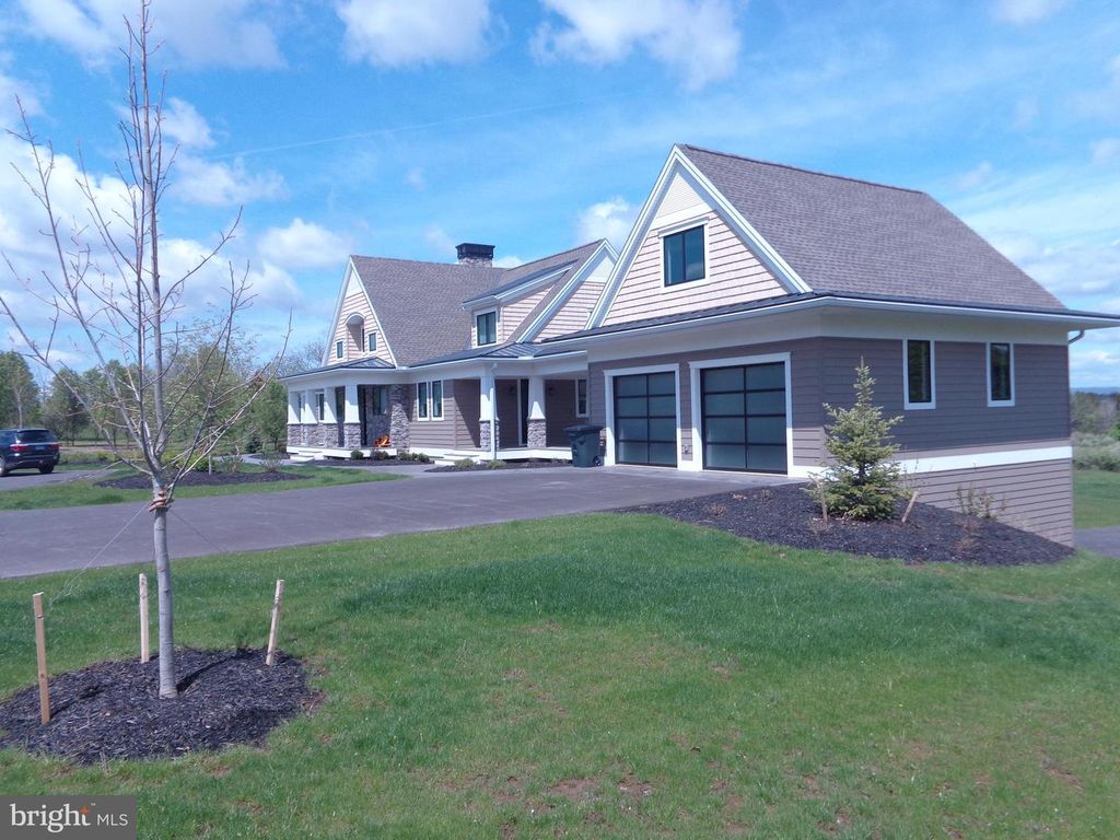 373 W CRESTVIEW AVE, Boalsburg, PA 16827