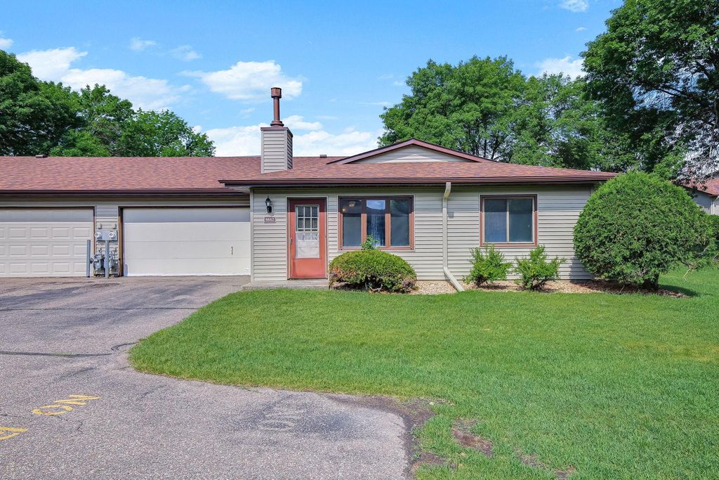 8642 S Maplebrook Circle, Brooklyn Park, MN 55445