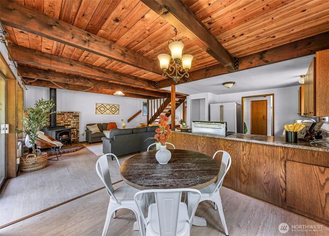 1131 Deep Valley Drive, Maple Falls, WA 98266