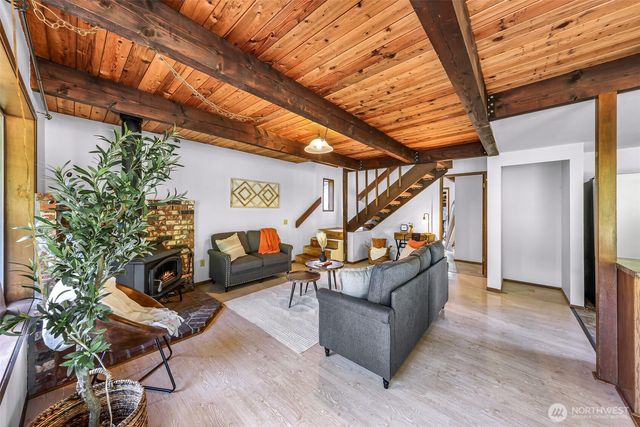 1131 Deep Valley Drive, Maple Falls, WA 98266