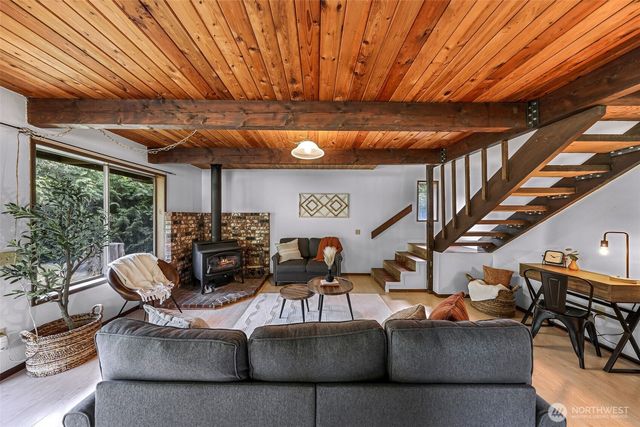 1131 Deep Valley Drive, Maple Falls, WA 98266
