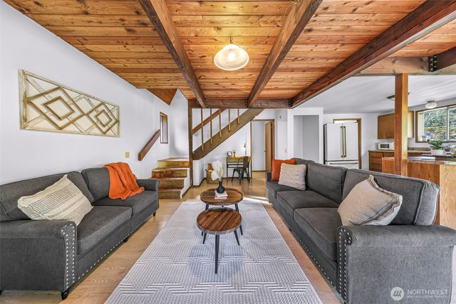 1131 Deep Valley Drive, Maple Falls, WA 98266