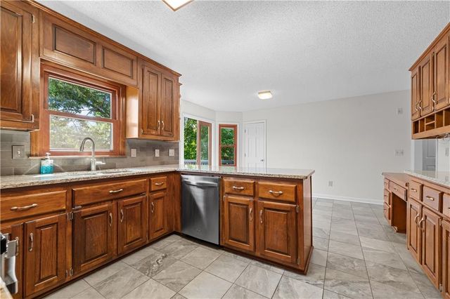 1320 Willow Tree Drive, Woodstock, GA 30188