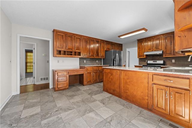1320 Willow Tree Drive, Woodstock, GA 30188