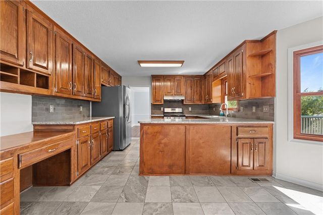 1320 Willow Tree Drive, Woodstock, GA 30188