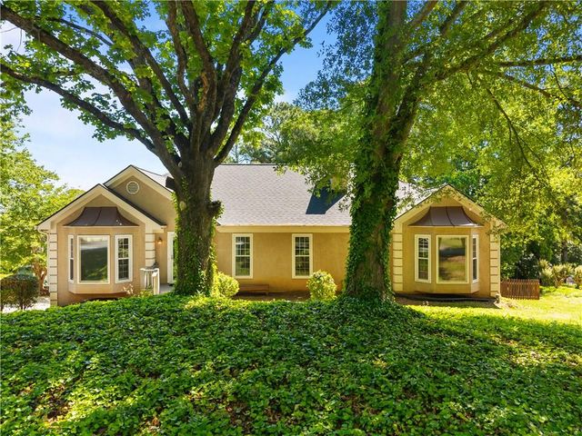 1320 Willow Tree Drive, Woodstock, GA 30188