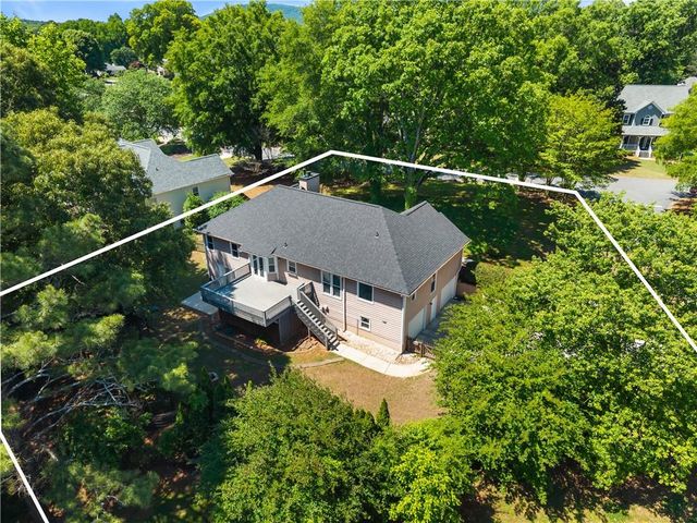 1320 Willow Tree Drive, Woodstock, GA 30188