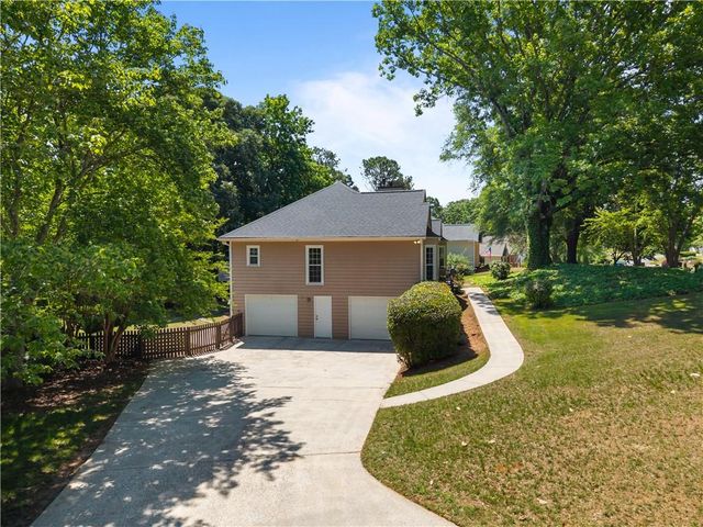 1320 Willow Tree Drive, Woodstock, GA 30188