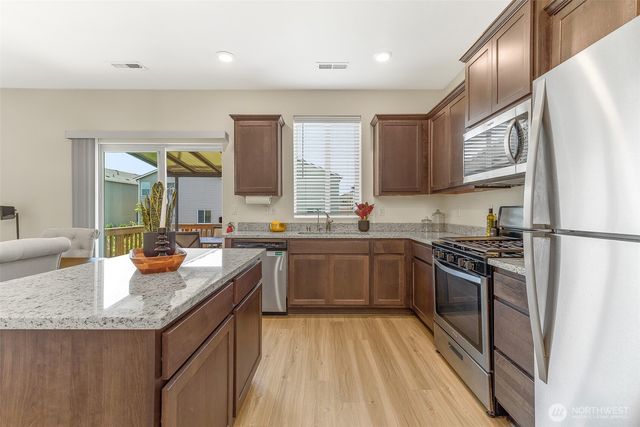 1228 W 16TH Avenue, La Center, WA 98629