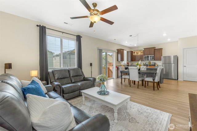 1228 W 16TH Avenue, La Center, WA 98629