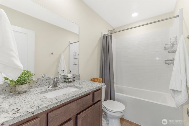 1228 W 16TH Avenue, La Center, WA 98629
