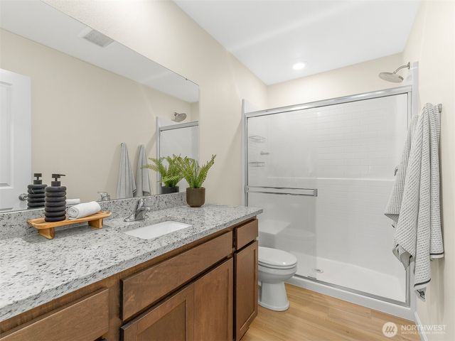1228 W 16TH Avenue, La Center, WA 98629