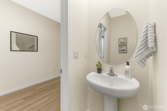 1228 W 16TH Avenue, La Center, WA 98629