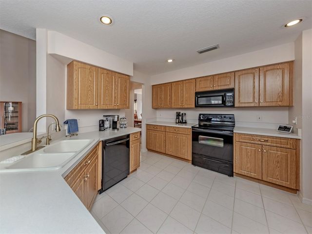 897 COLONIAL ROAD, Venice, FL 34293