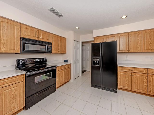 897 COLONIAL ROAD, Venice, FL 34293