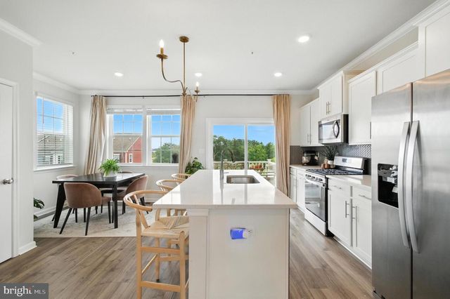 5051 SILVER OAK DR, Rosedale, MD 21237