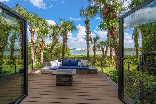 1123 SHIPWATCH CIRCLE, Tampa, FL 33602