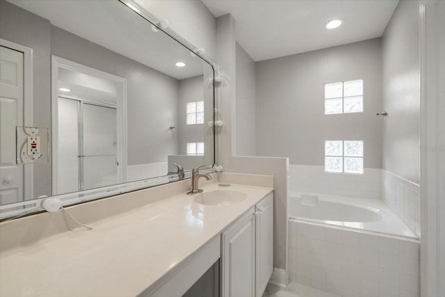 1123 SHIPWATCH CIRCLE, Tampa, FL 33602