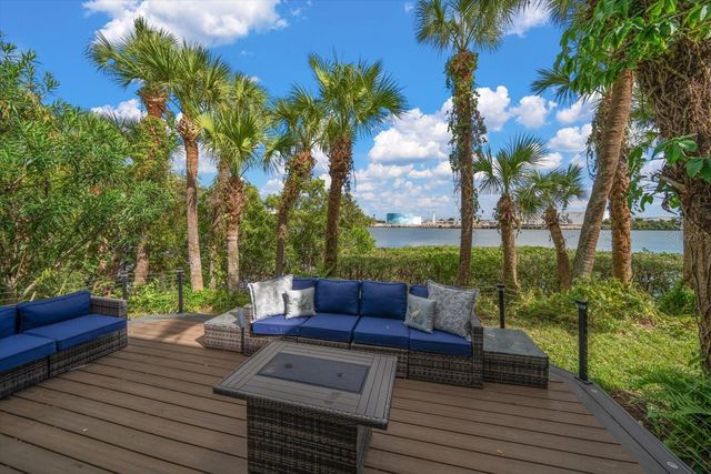 1123 SHIPWATCH CIRCLE, Tampa, FL 33602