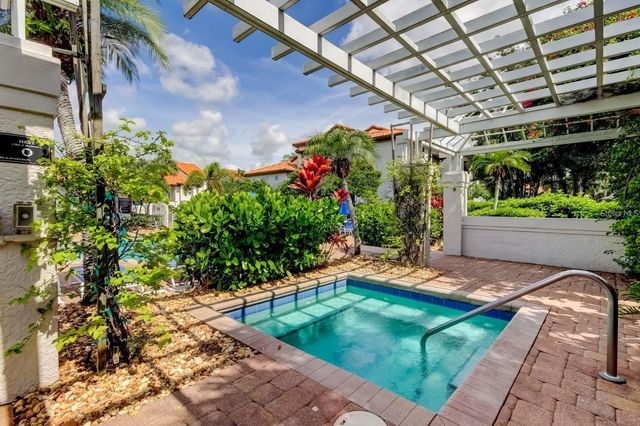 1123 SHIPWATCH CIRCLE, Tampa, FL 33602