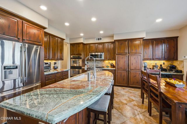 490 Peter Place, Simi Valley, CA 93065