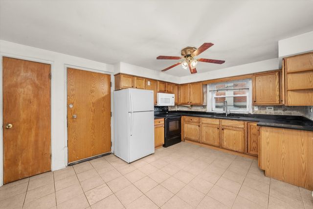 6634 W 95th Street 1D, Oak Lawn, IL 60453